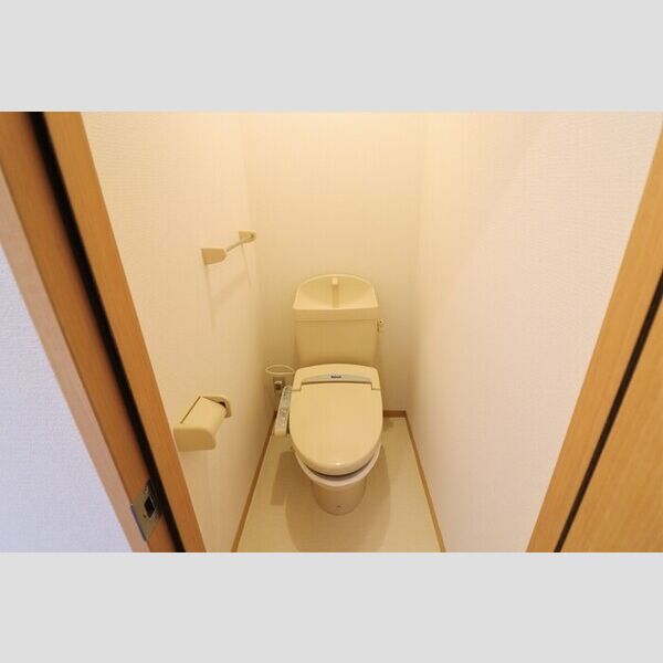 トイレ (温水洗浄暖房便座付きトイレ)