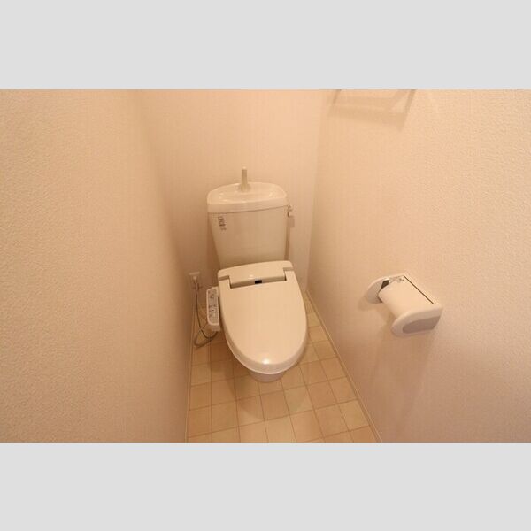トイレ (トイレ)