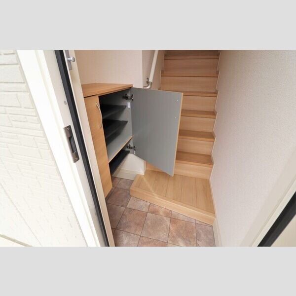 玄関 (シューズボックス)
