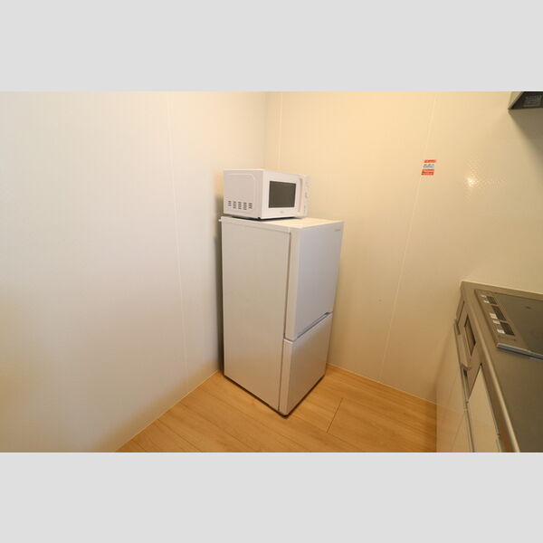 キッチン (電子レンジ・冷蔵庫)
