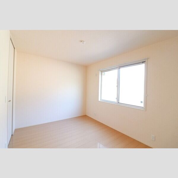 その他 (北側洋室)