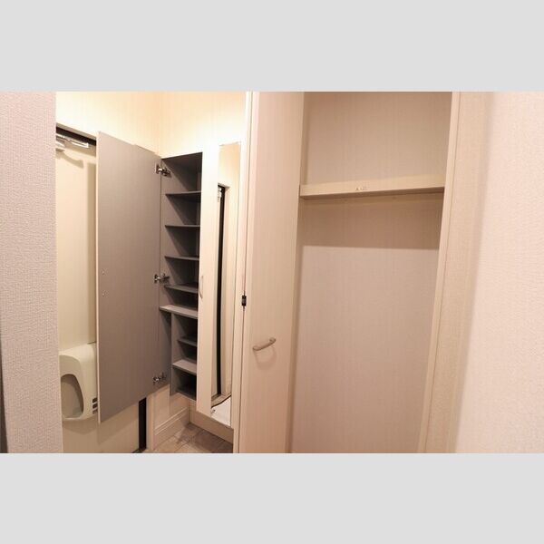 玄関 (玄関収納)