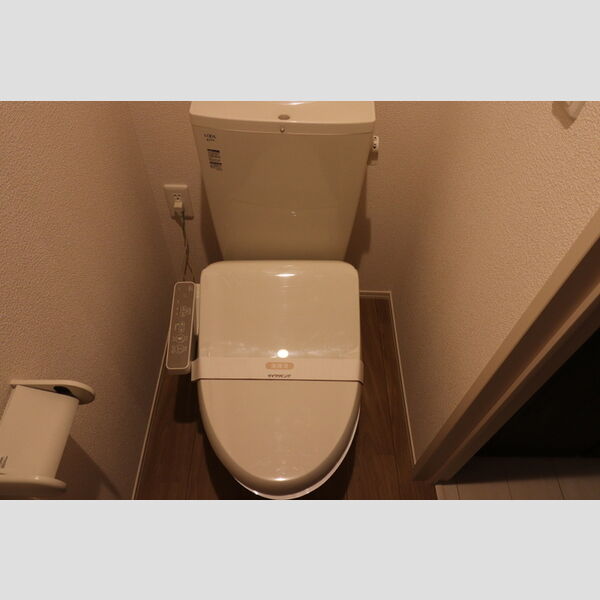 トイレ (温水洗浄暖房便座)