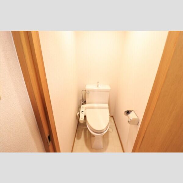 トイレ (温水洗浄暖房便座付きトイレ)