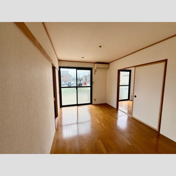 その他 (南東側洋室)