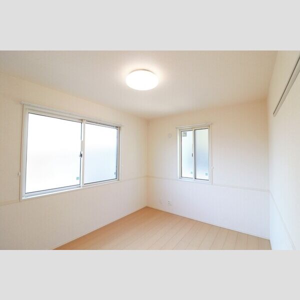 その他 (北側洋室)