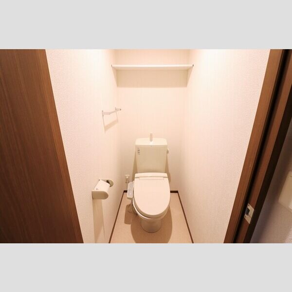 トイレ (温水洗浄暖房便座付きトイレ)