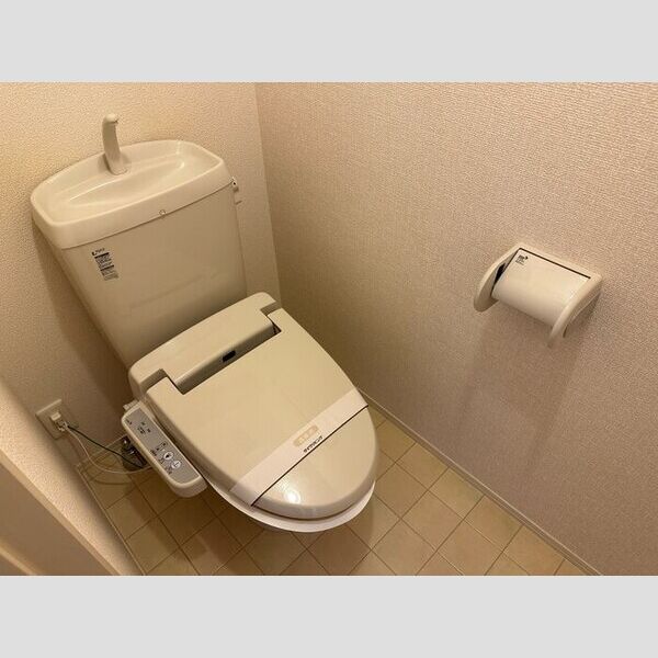 トイレ (トイレ)
