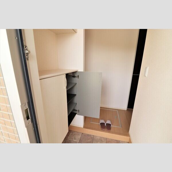 玄関 (シューズボックス)