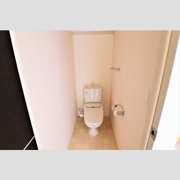 トイレ (温水洗浄暖房便座付きトイレ)