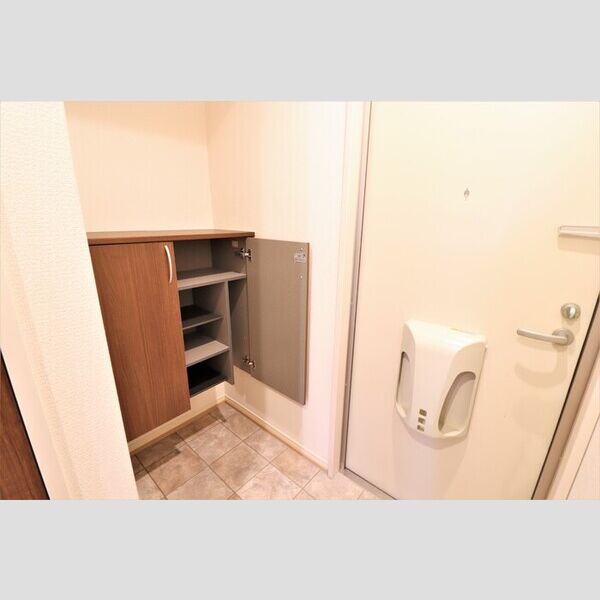 玄関 (シューズボックス)