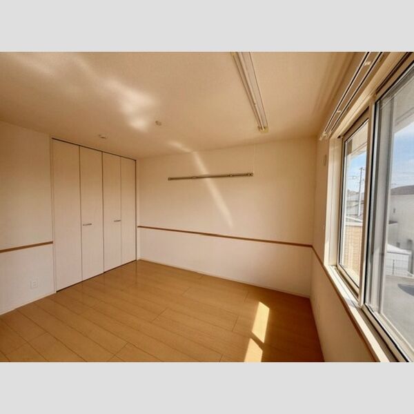 その他 (南側洋室)