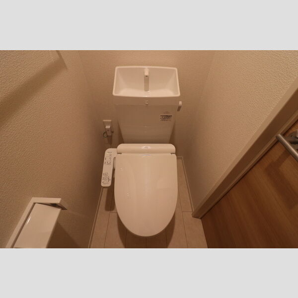 トイレ (温水洗浄暖房便座)