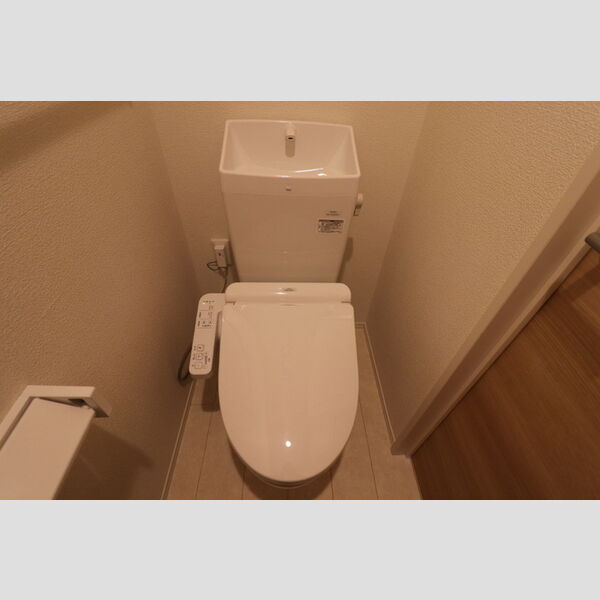 トイレ (温水洗浄暖房便座)