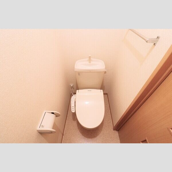 トイレ (温水洗浄暖房便座付きトイレ)