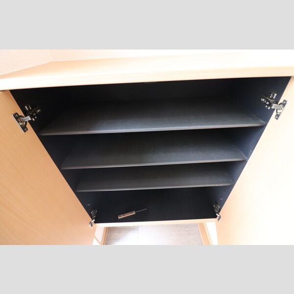 玄関 (シューズBOX)