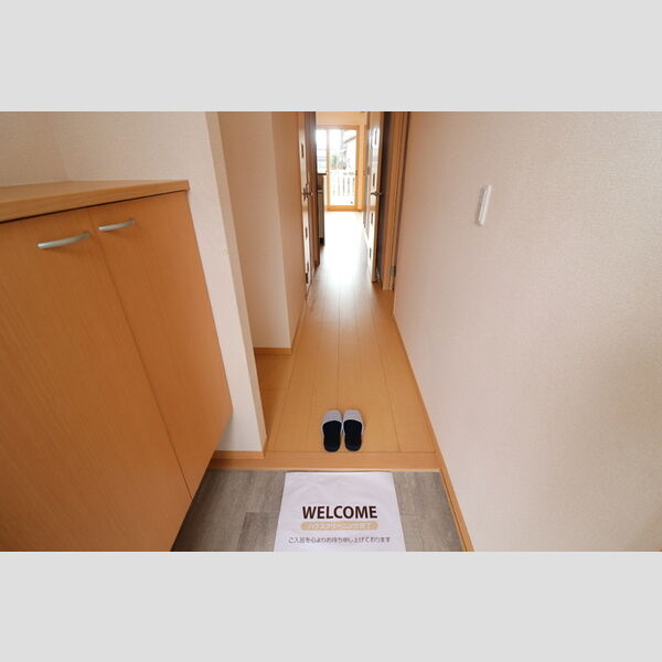 玄関 (玄関スペース)