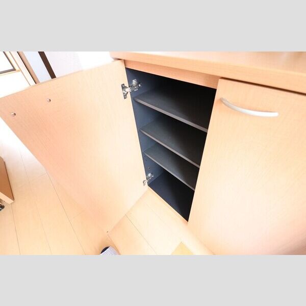 玄関 (シューズBOX)