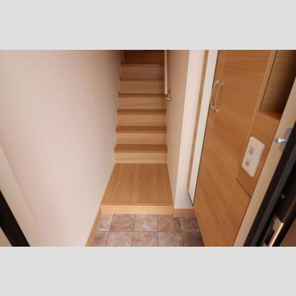 玄関 (玄関スペース)