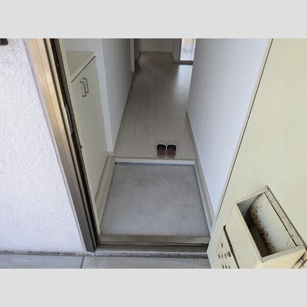 玄関 (玄関スペース)