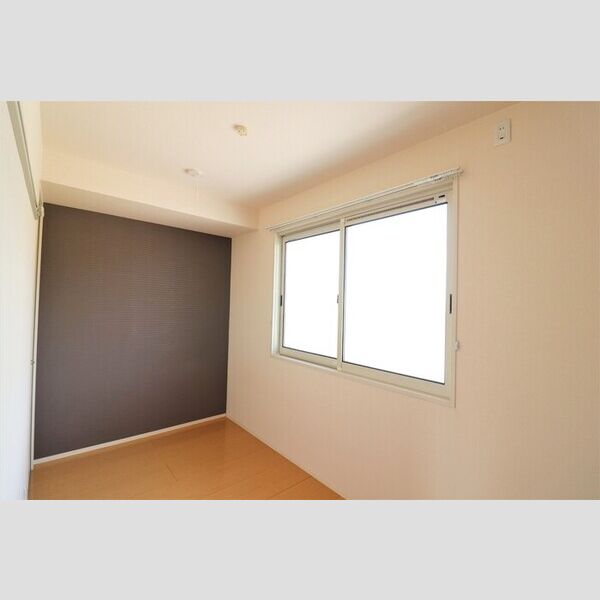 その他 (北側洋室)