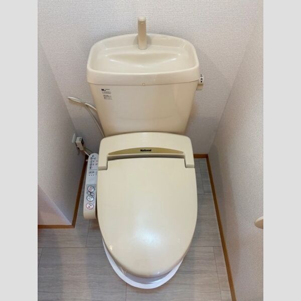 トイレ (温水洗浄暖房便座付きトイレ)