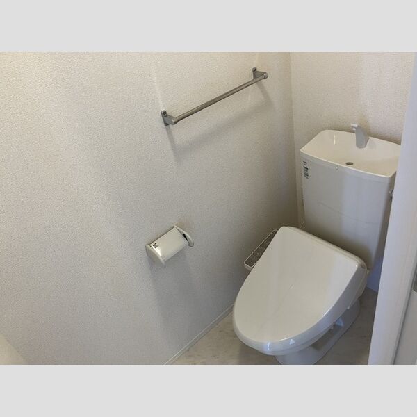 トイレ (トイレ)