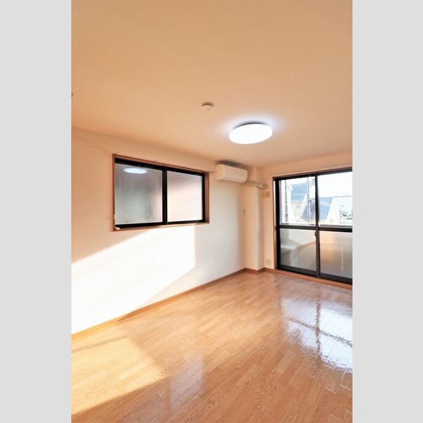 その他 (南東側洋室)