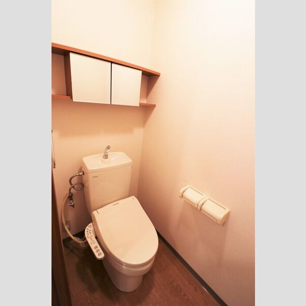 トイレ (温水洗浄暖房便座付きトイレ)