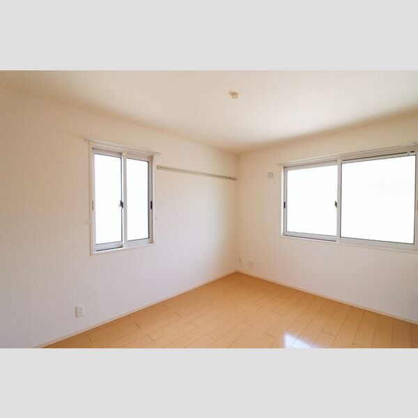 その他 (北側洋室)