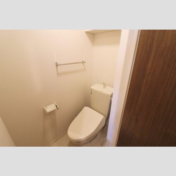 トイレ (温水洗浄暖房便座付きトイレ)