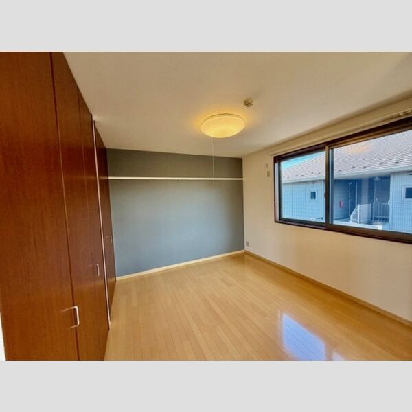 その他 (南側洋室)