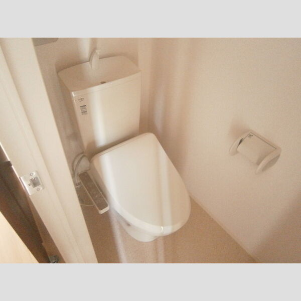 トイレ (トイレ)