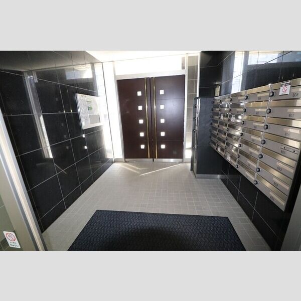 エントランス (エントランス)