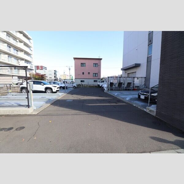 駐車場 (駐車場)