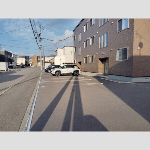 駐車場 (建物横駐車場)