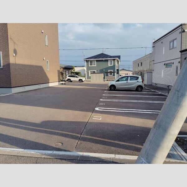 駐車場 (建物横駐車場)
