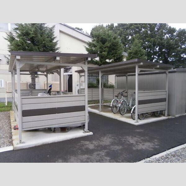 現地周辺 (駐輪場)