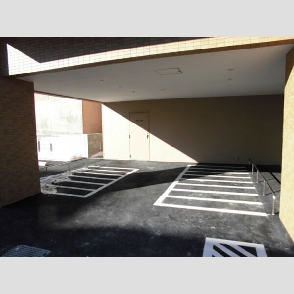 現地周辺 (駐輪場)