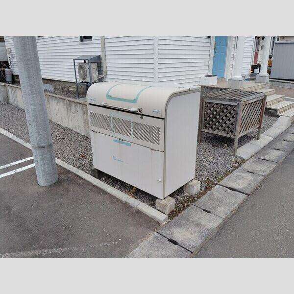 現地周辺 (ゴミ置き場)