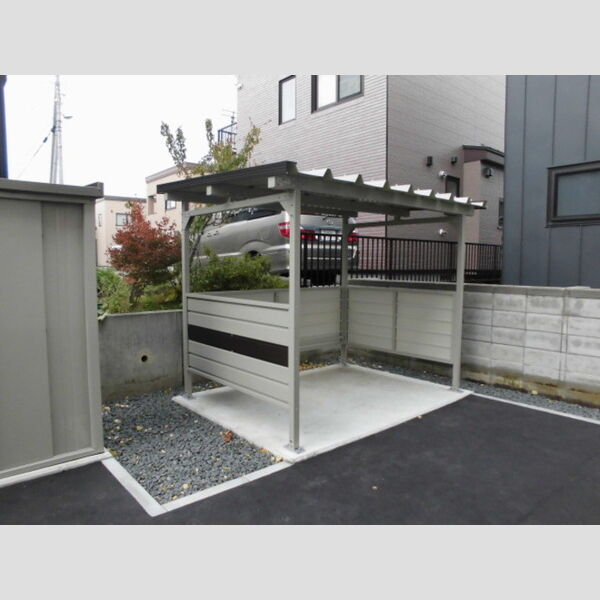 現地周辺 (駐輪場)