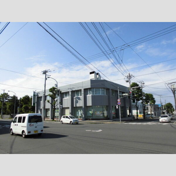 現地周辺 (北海道銀行白石支店　徒歩約8分(約585m))