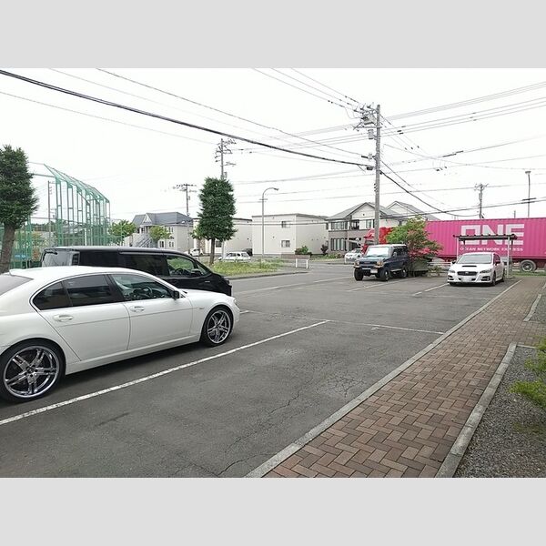 駐車場 (駐車場)