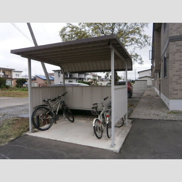 現地周辺 (駐輪場)