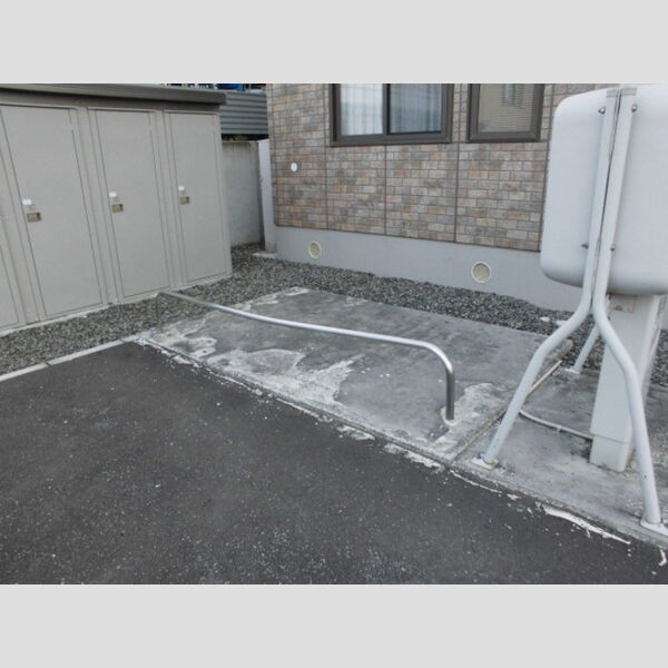 現地周辺 (駐輪場)