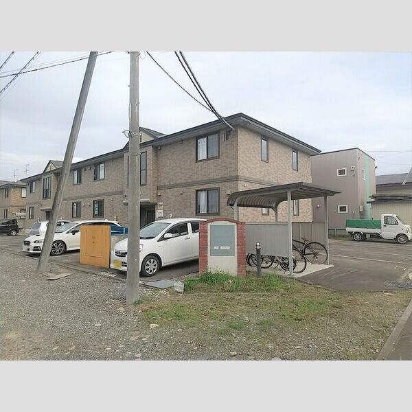 駐車場 (並列で駐車場利用可能)