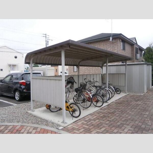 現地周辺 (自転車置き場)