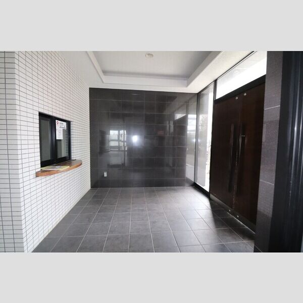 エントランス (エントランス)