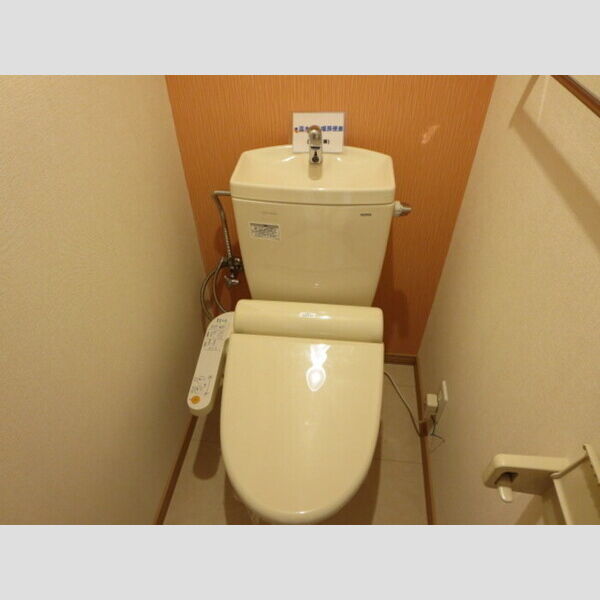 トイレ (トイレ)