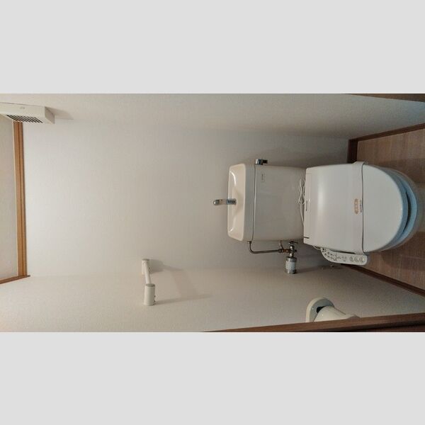 トイレ (トイレ)